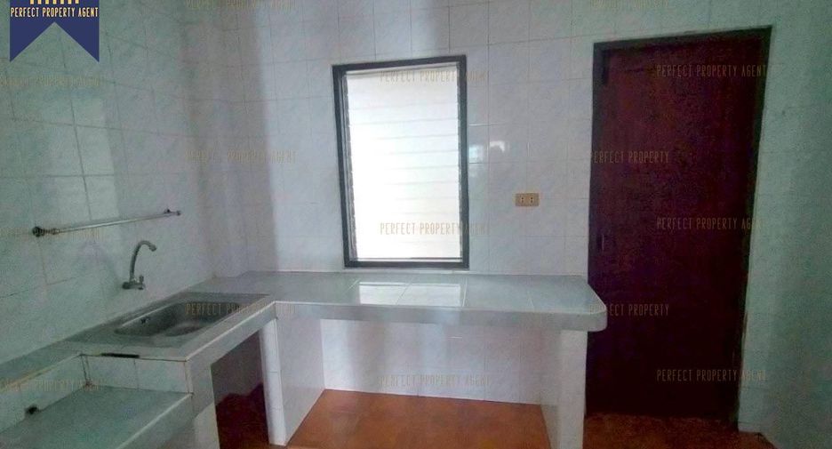 For sale 4 bedrooms house in Suan Luang, Bangkok