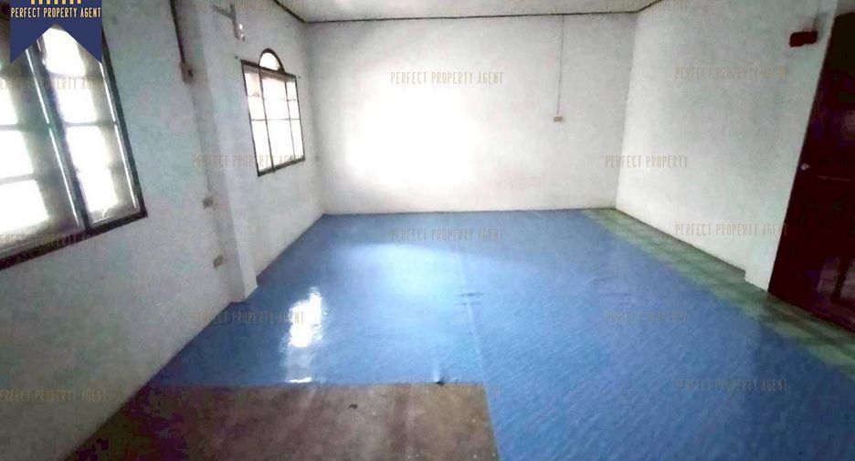 For sale 4 bedrooms house in Suan Luang, Bangkok