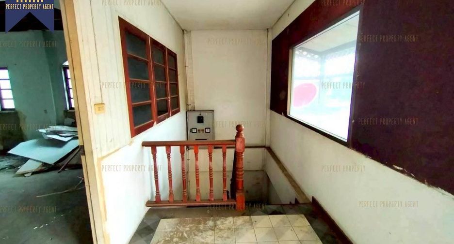For sale 4 bedrooms house in Suan Luang, Bangkok