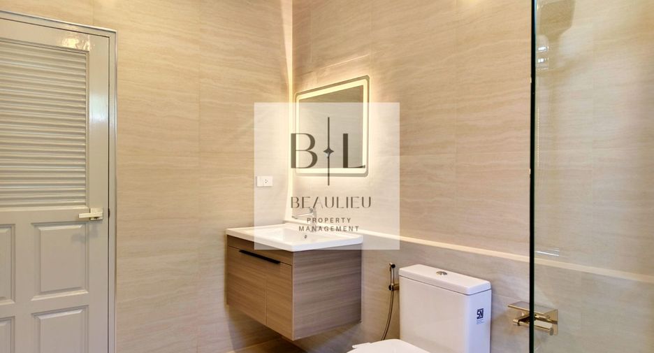 For sale 4 bedrooms house in Huay Yai, Pattaya