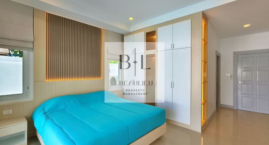 For sale 4 bedrooms house in Huay Yai, Pattaya