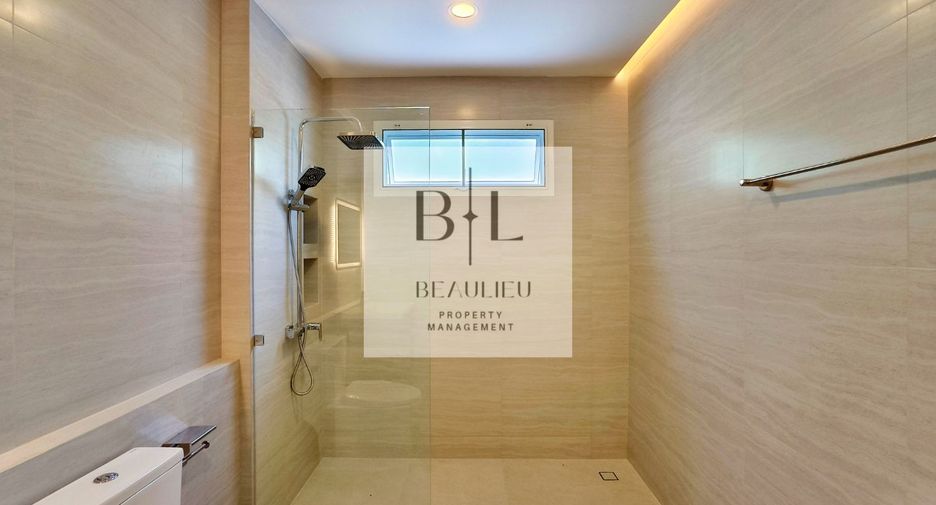 For sale 4 bedrooms house in Huay Yai, Pattaya