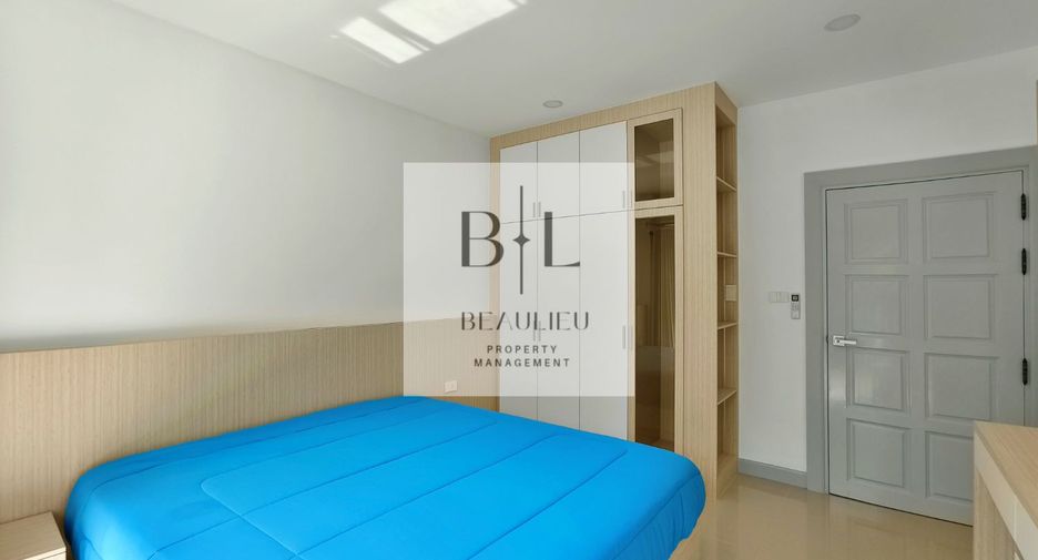 For sale 4 bedrooms house in Huay Yai, Pattaya