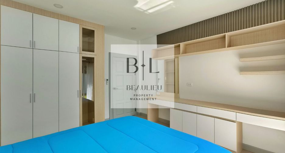 For sale 4 bedrooms house in Huay Yai, Pattaya