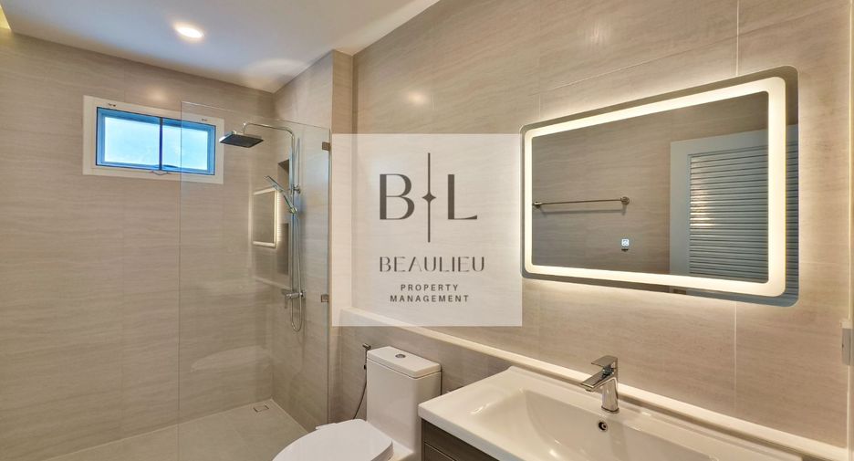 For sale 4 bedrooms house in Huay Yai, Pattaya