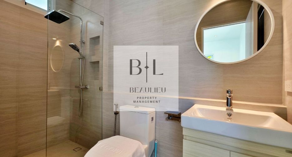 For sale 4 bedrooms house in Huay Yai, Pattaya