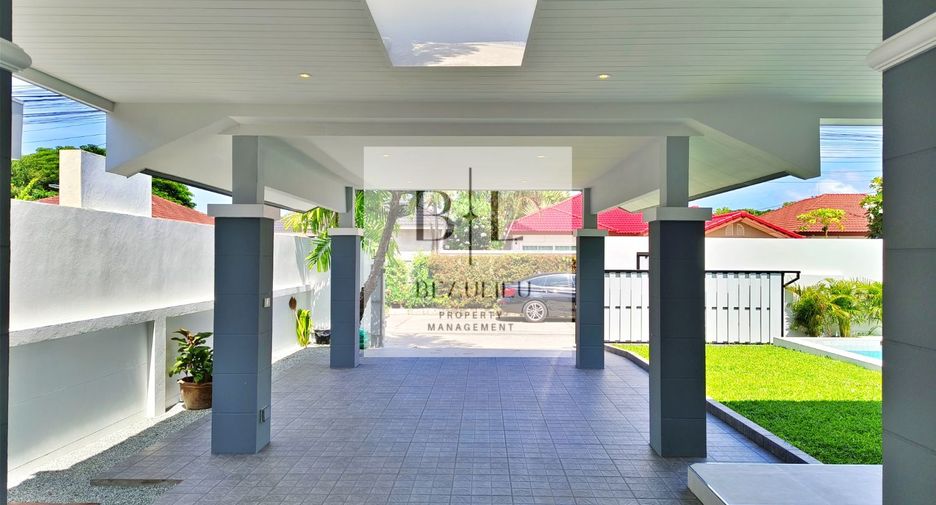 For sale 4 bedrooms house in Huay Yai, Pattaya