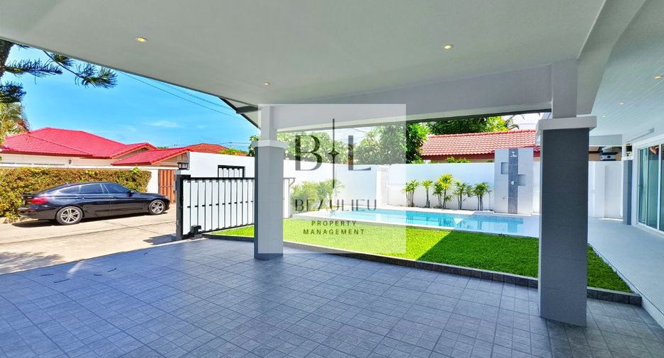 For sale 4 bedrooms house in Huay Yai, Pattaya