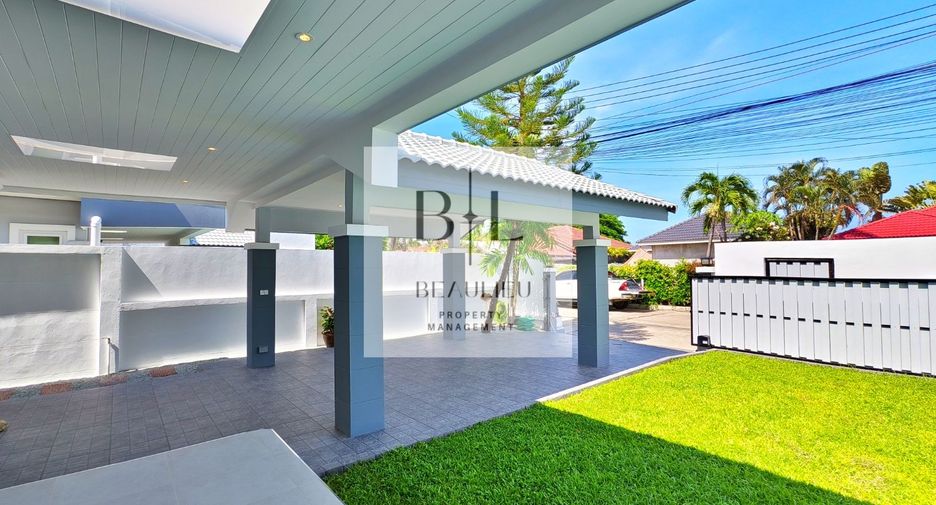 For sale 4 bedrooms house in Huay Yai, Pattaya