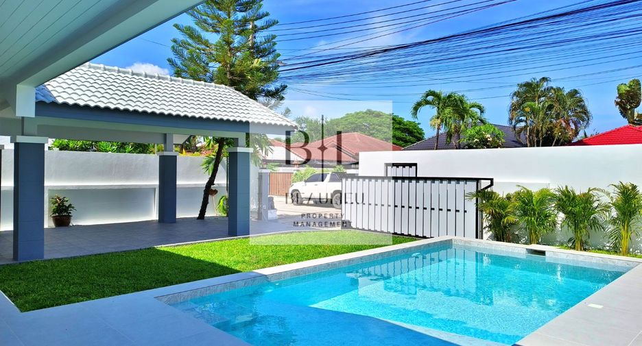 For sale 4 bedrooms house in Huay Yai, Pattaya