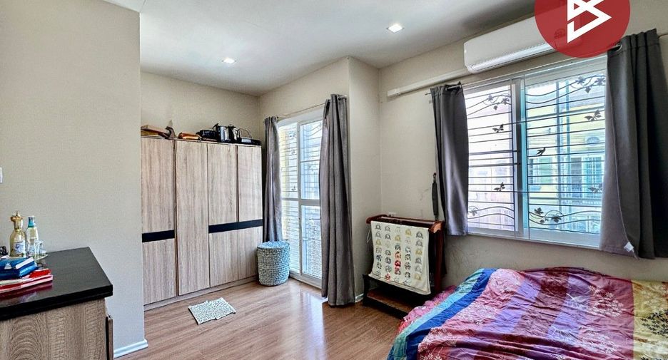 For sale 4 bedrooms townhouse in Si Racha, Chonburi