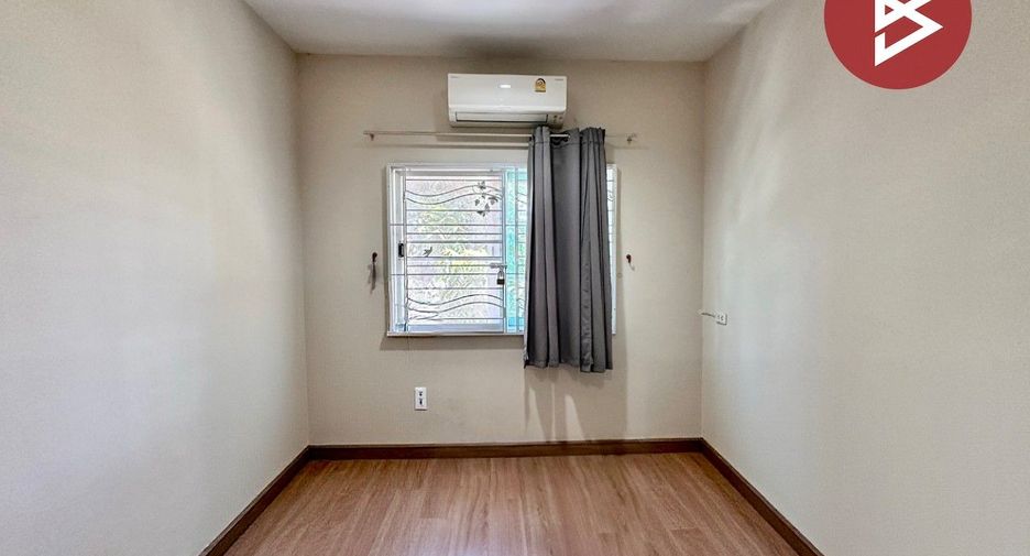 For sale 4 bedrooms townhouse in Si Racha, Chonburi