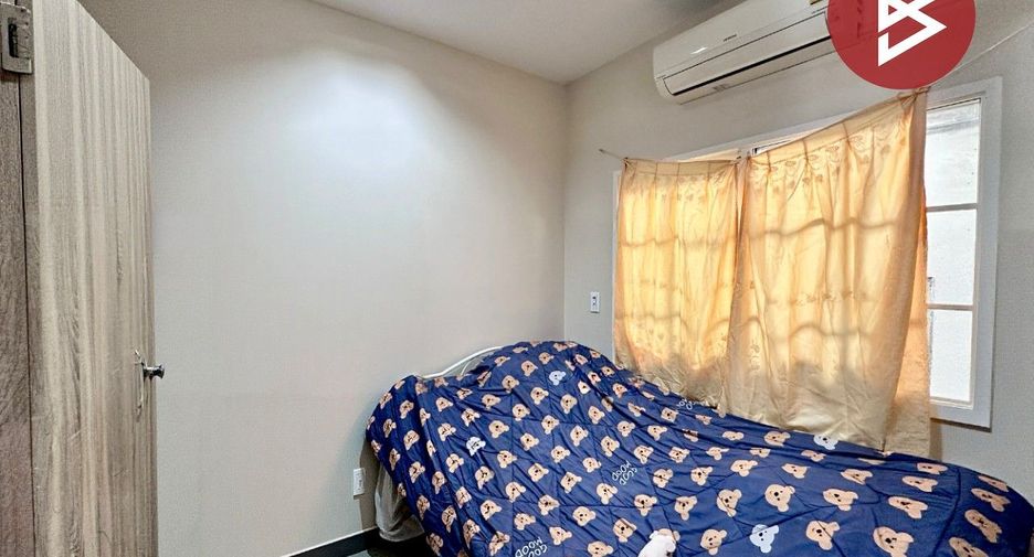 For sale 4 bedrooms townhouse in Si Racha, Chonburi