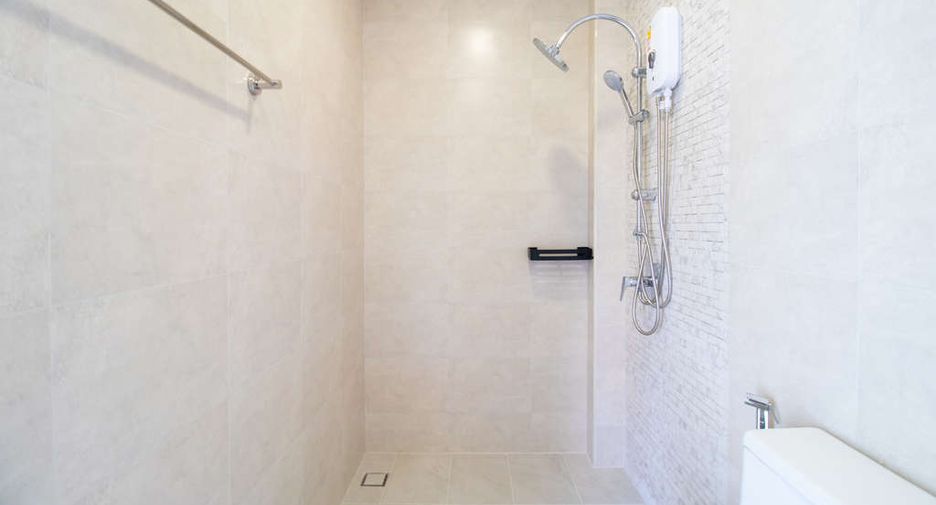 For sale 6 bedrooms house in San Sai, Chiang Mai