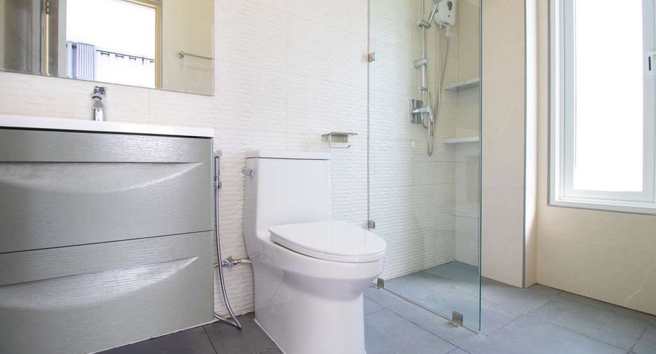 For sale 6 bedrooms house in San Sai, Chiang Mai