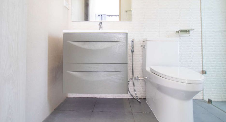 For sale 6 bedrooms house in San Sai, Chiang Mai
