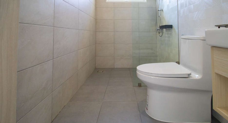 For sale 6 bedrooms house in San Sai, Chiang Mai