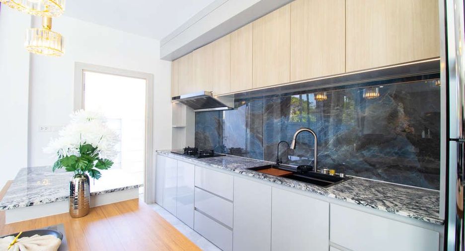 For sale 6 bedrooms house in San Sai, Chiang Mai