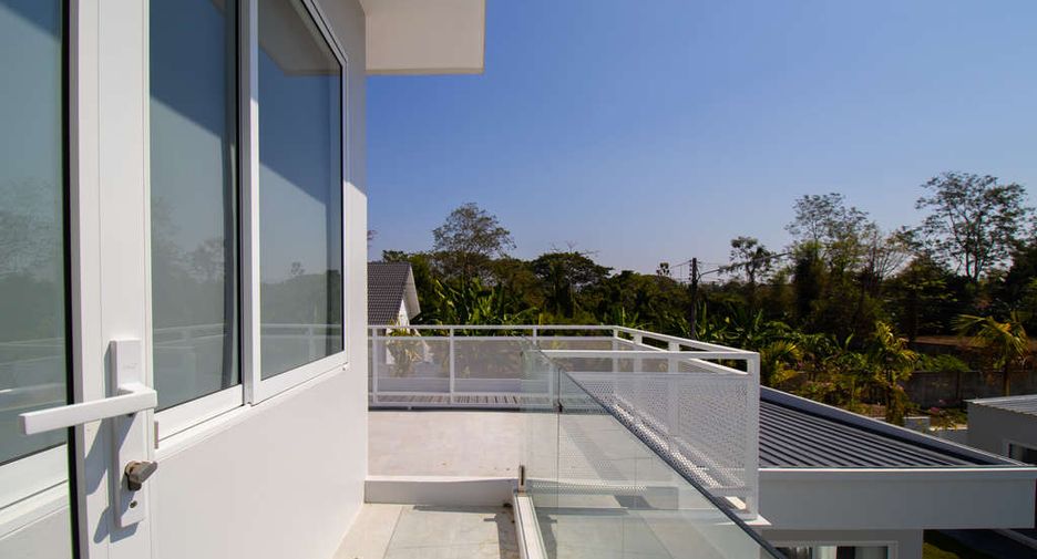 For sale 6 bedrooms house in San Sai, Chiang Mai