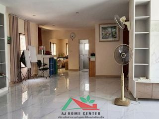 Haus zum Kauf mit 4 Zimmer in Nong Khaem, Bangkok