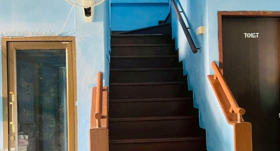Casa adosada en venta de 4 habitaciones en Don Mueang, Bangkok