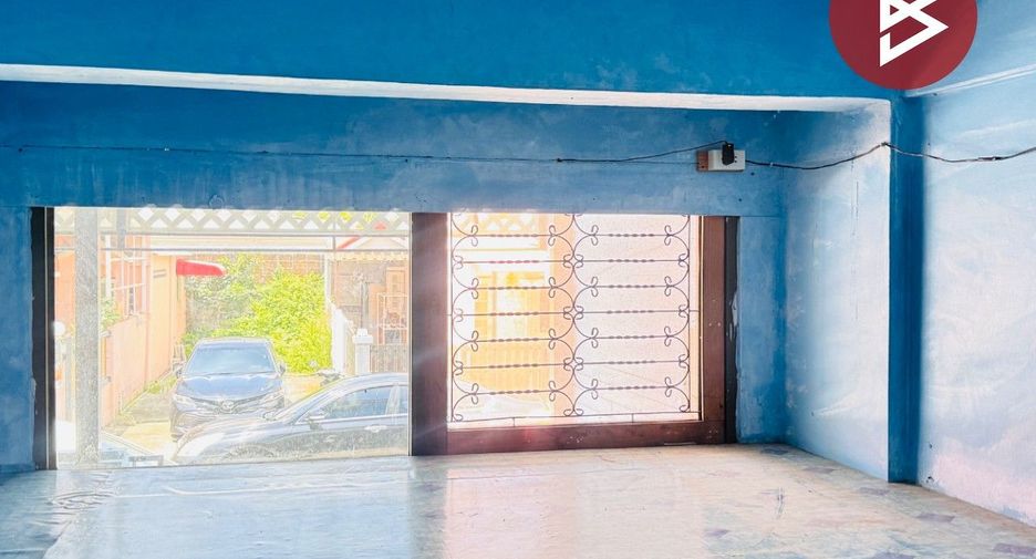 Casa adosada en venta de 4 habitaciones en Don Mueang, Bangkok