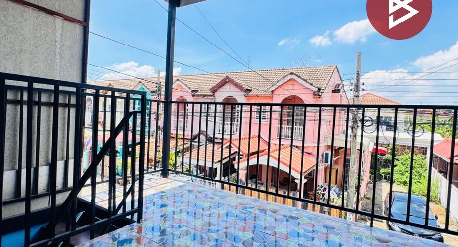 Casa adosada en venta de 4 habitaciones en Don Mueang, Bangkok
