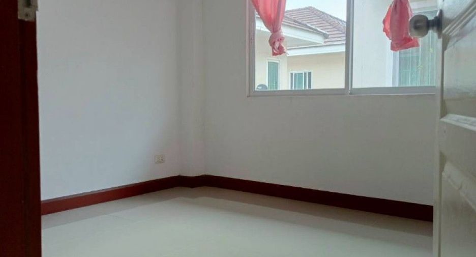 Casa adosada en venta de 3 habitaciones en Min Buri, Bangkok
