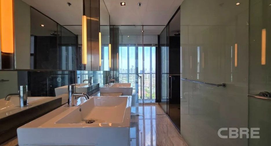 Condo en venta de 3 habitaciones en Sathon, Bangkok