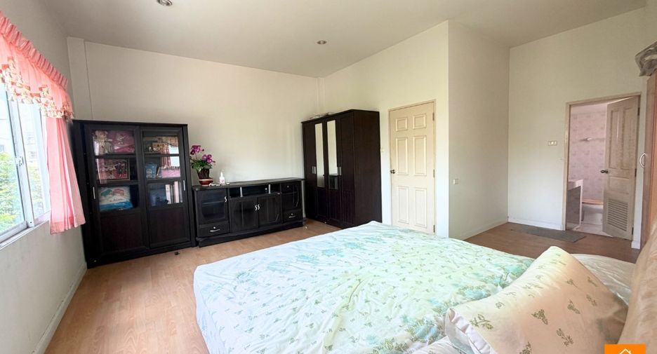 For sale 4 ベッドルーム townhouse in Bang Khae, Bangkok