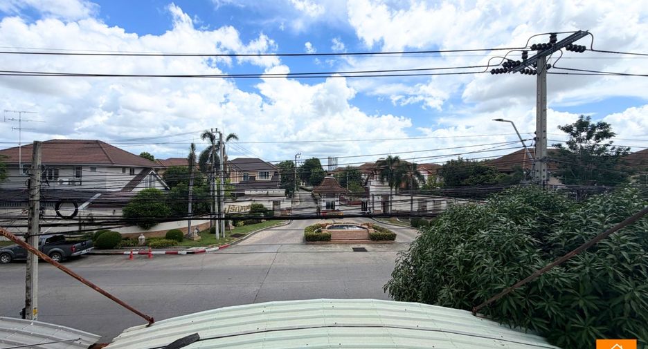For sale 4 ベッドルーム townhouse in Bang Khae, Bangkok