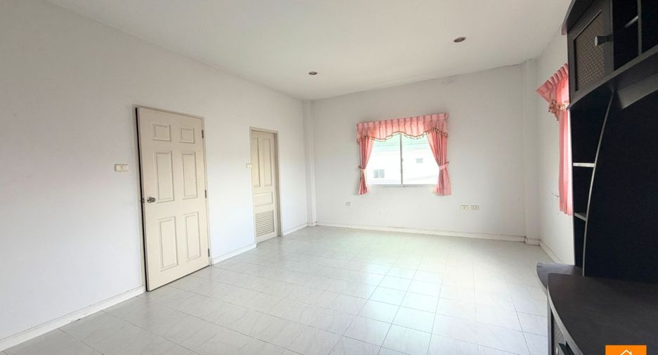 For sale 4 ベッドルーム townhouse in Bang Khae, Bangkok