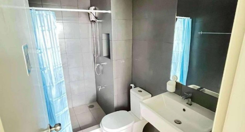 For sale 1 bed condo in Si Racha, Chonburi