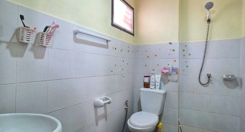 Casa adosada en venta de 2 habitaciones en Bang Bo, Samut Prakan