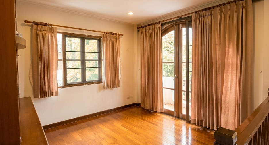 Casa en venta de 4 habitaciones en Lam Luk Ka, Pathum Thani
