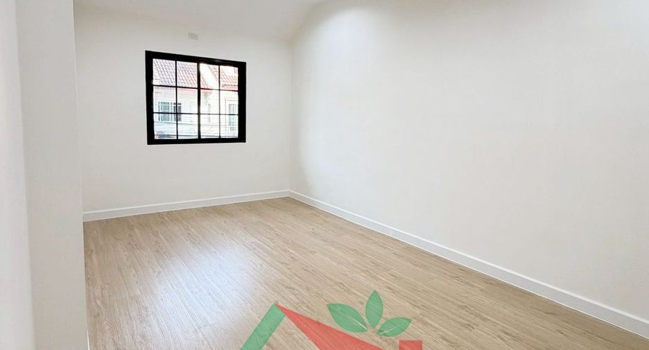 Продажа 3 спальни таунхаус в Буенг Кум, Бангкок