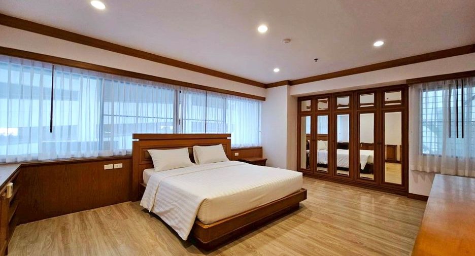 Apartamento en alquiler de 3 habitaciones en Khlong Toei, Bangkok