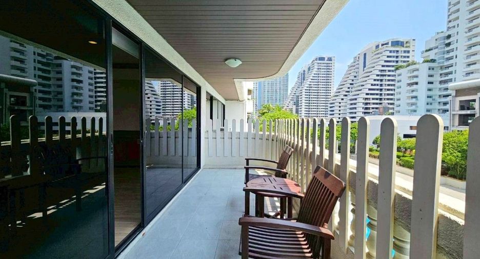 Apartamento en alquiler de 3 habitaciones en Khlong Toei, Bangkok