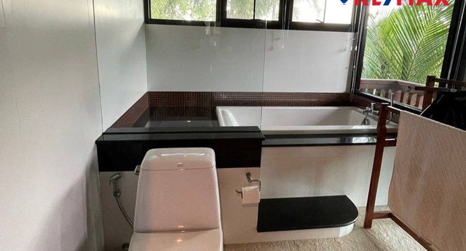 For sale 3 bedrooms house in East Pattaya, Pattaya