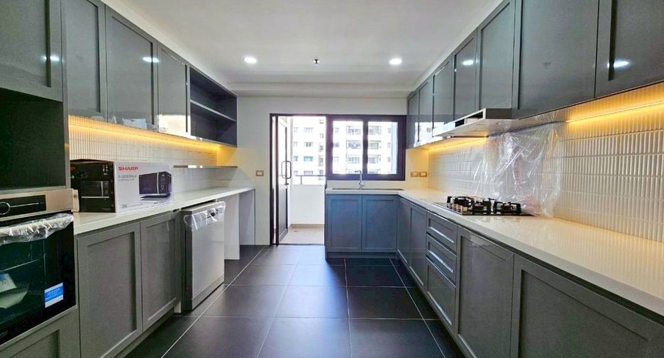 Apartment zur Miete mit 3 Zimmer in Khlong Toei, Bangkok