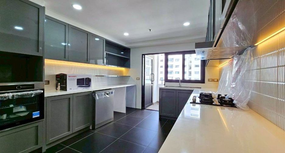 Apartment zur Miete mit 3 Zimmer in Khlong Toei, Bangkok