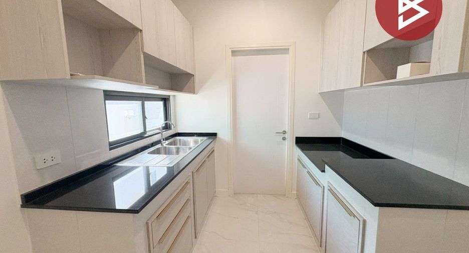 Casa en venta de 3 habitaciones en Bang Kruai, Nonthaburi