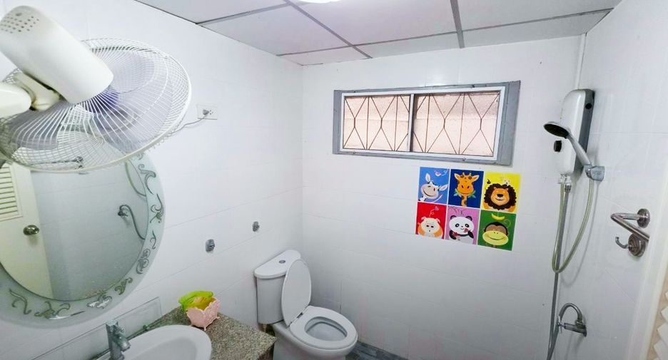 Haus zum Kauf mit 4 Zimmer in Thanyaburi, Pathum Thani