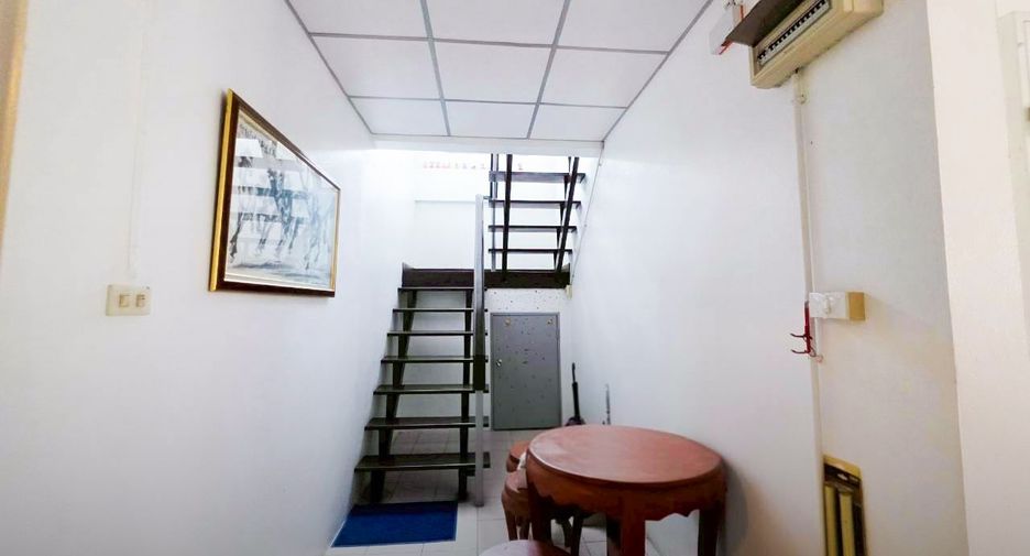 Haus zum Kauf mit 4 Zimmer in Thanyaburi, Pathum Thani