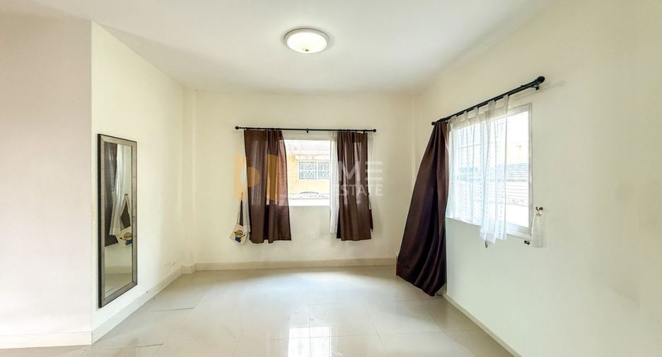 For sale 3 bedrooms house in Lat Krabang, Bangkok