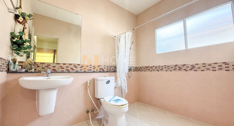 For sale 3 bedrooms house in Lat Krabang, Bangkok