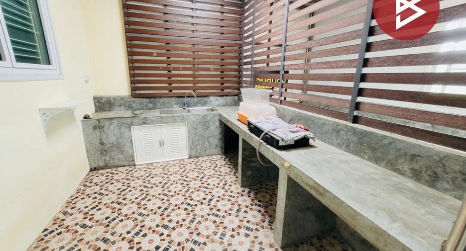 For sale 2 ベッドルーム townhouse in Mueang Rayong, Rayong