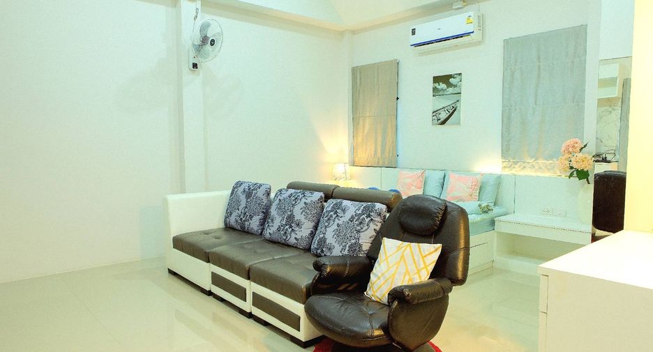 For rent 4 bedrooms villa in East Pattaya, Pattaya