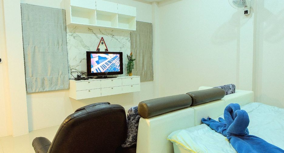 For rent 4 bedrooms villa in East Pattaya, Pattaya