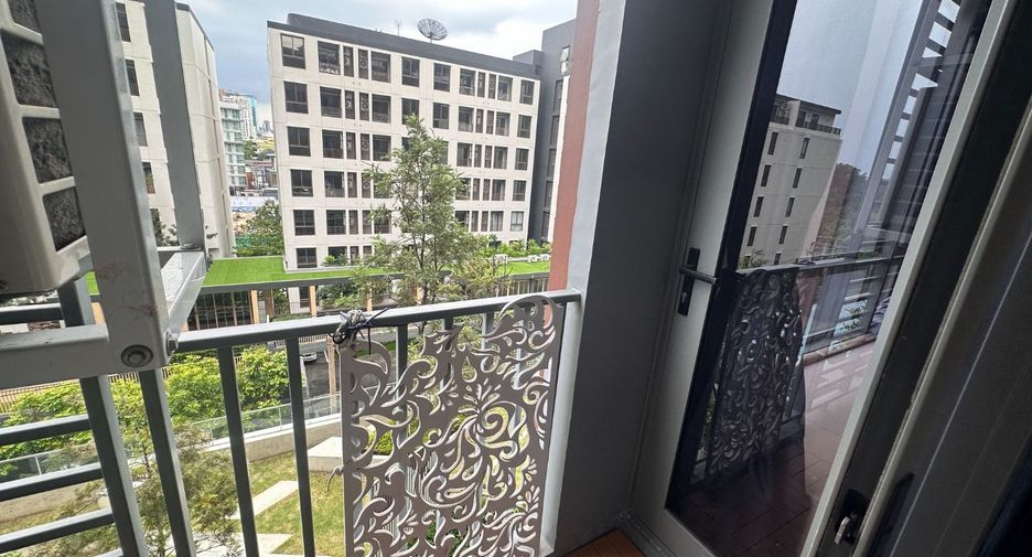 For rent 1 bed condo in Watthana, Bangkok